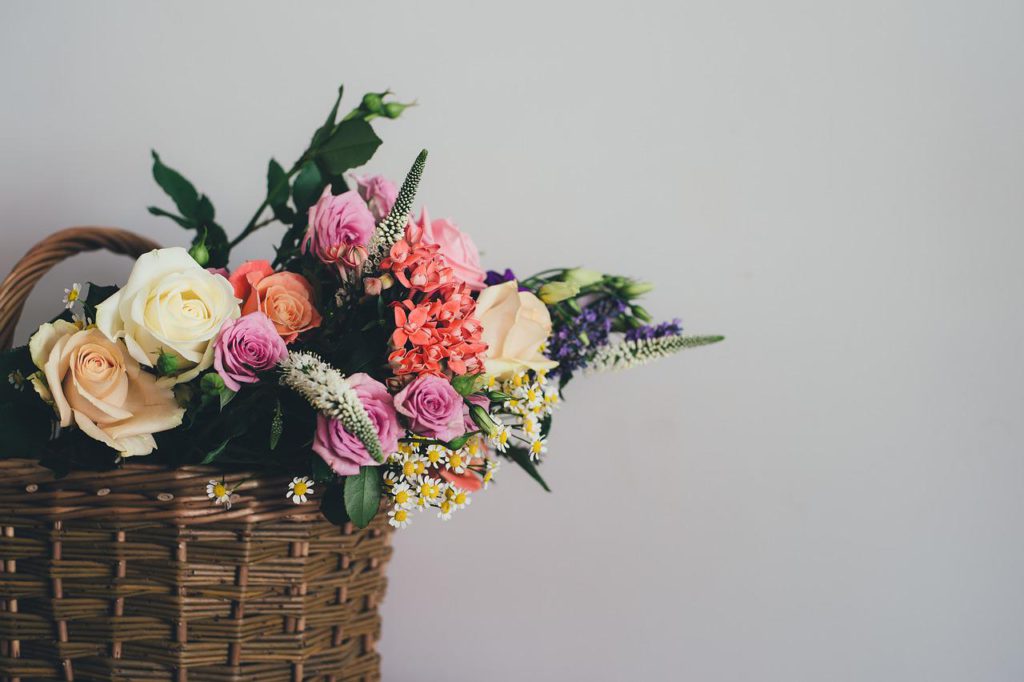 basket, flowers, roses-1846135.jpg